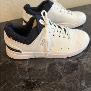 On Running Men's The Roger Sneakers